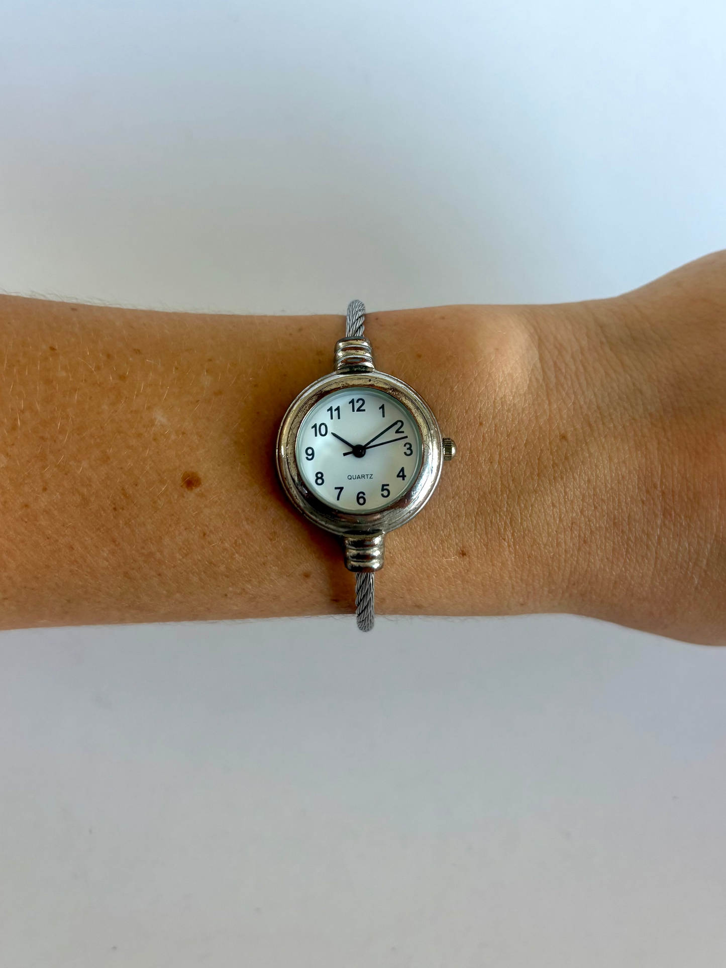 Rare Vintage Silver Twist Circle Dial Dainty Womens Watch