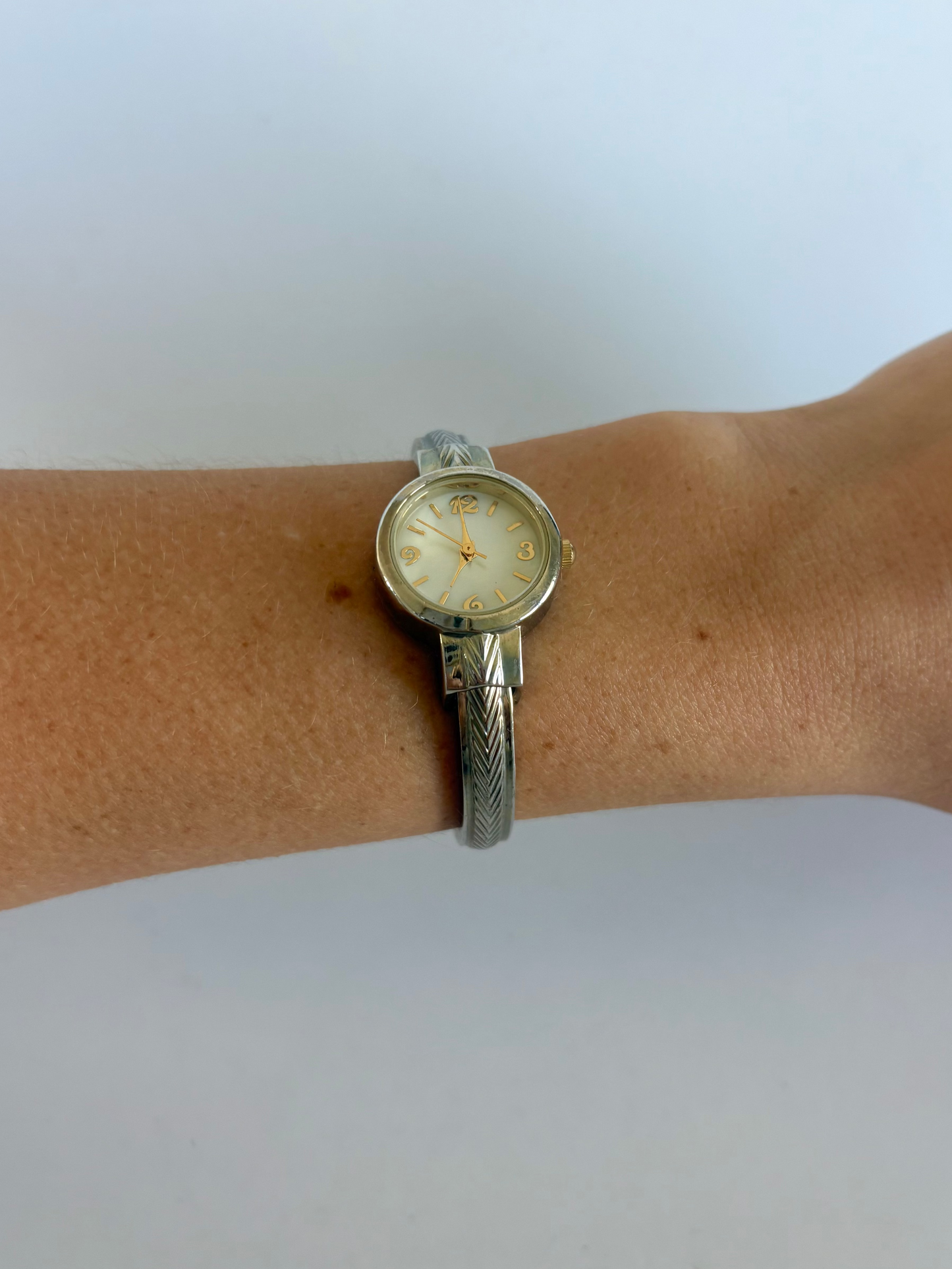 Rare Vintage Two Toned Gold Detail Circle Dial Dainty Womens Watch