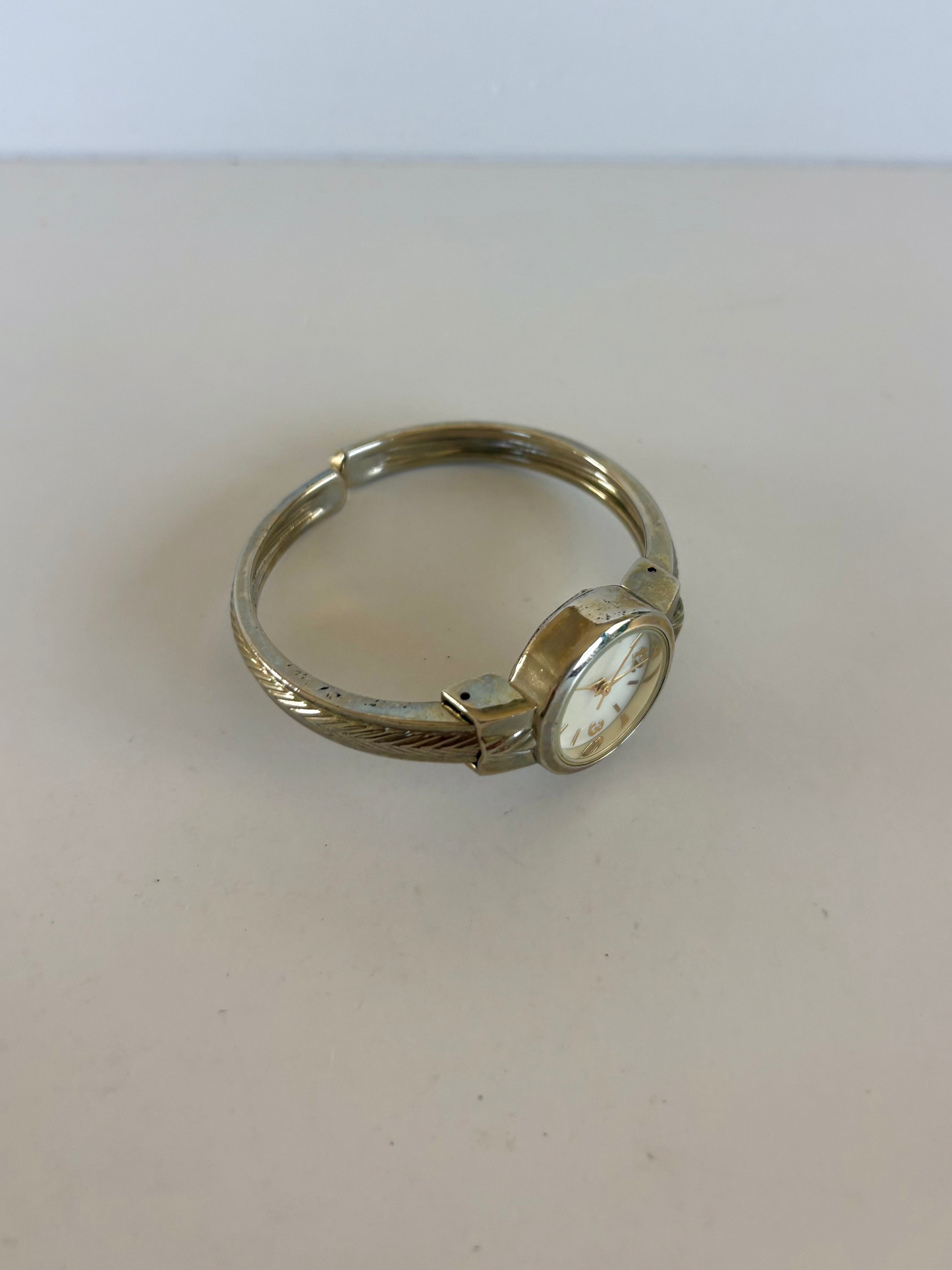 Rare Vintage Two Toned Gold Detail Circle Dial Dainty Womens Watch