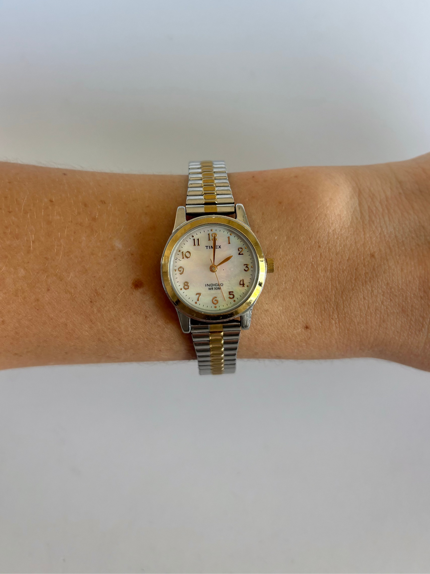 Rare Vintage Two Toned Circle Dial Dainty Womens Watch
