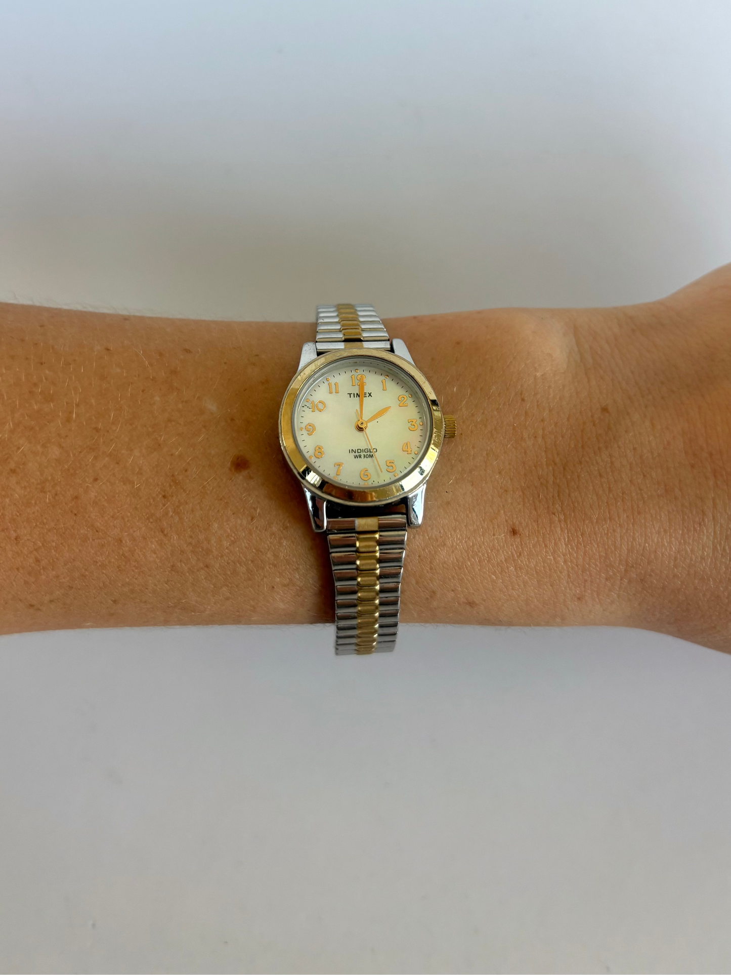 Rare Vintage Two Toned Circle Dial Dainty Womens Watch