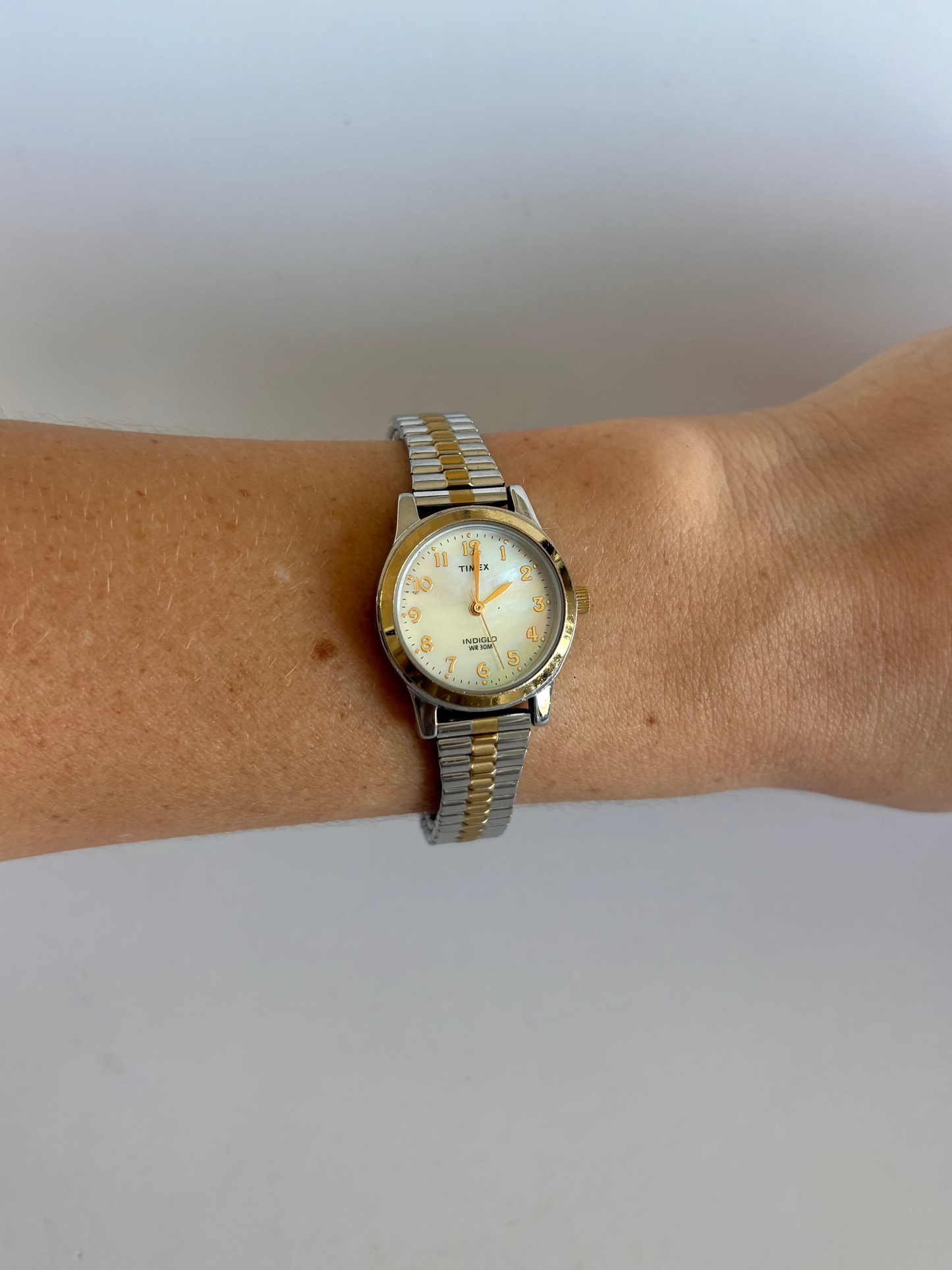 Rare Vintage Two Toned Circle Dial Dainty Womens Watch