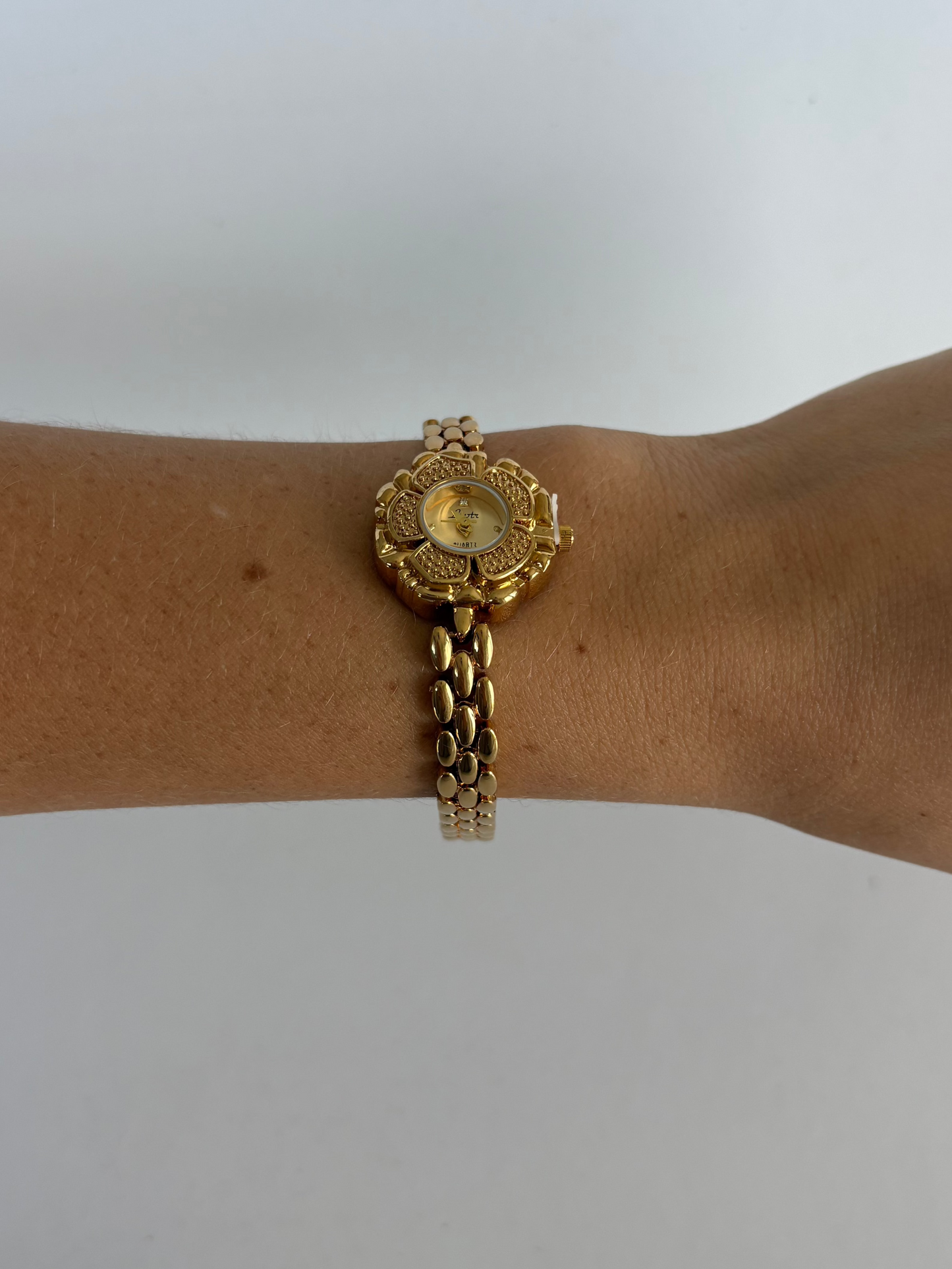 Vintage Flower Detail Gold Womens Watch Dainty Small Face