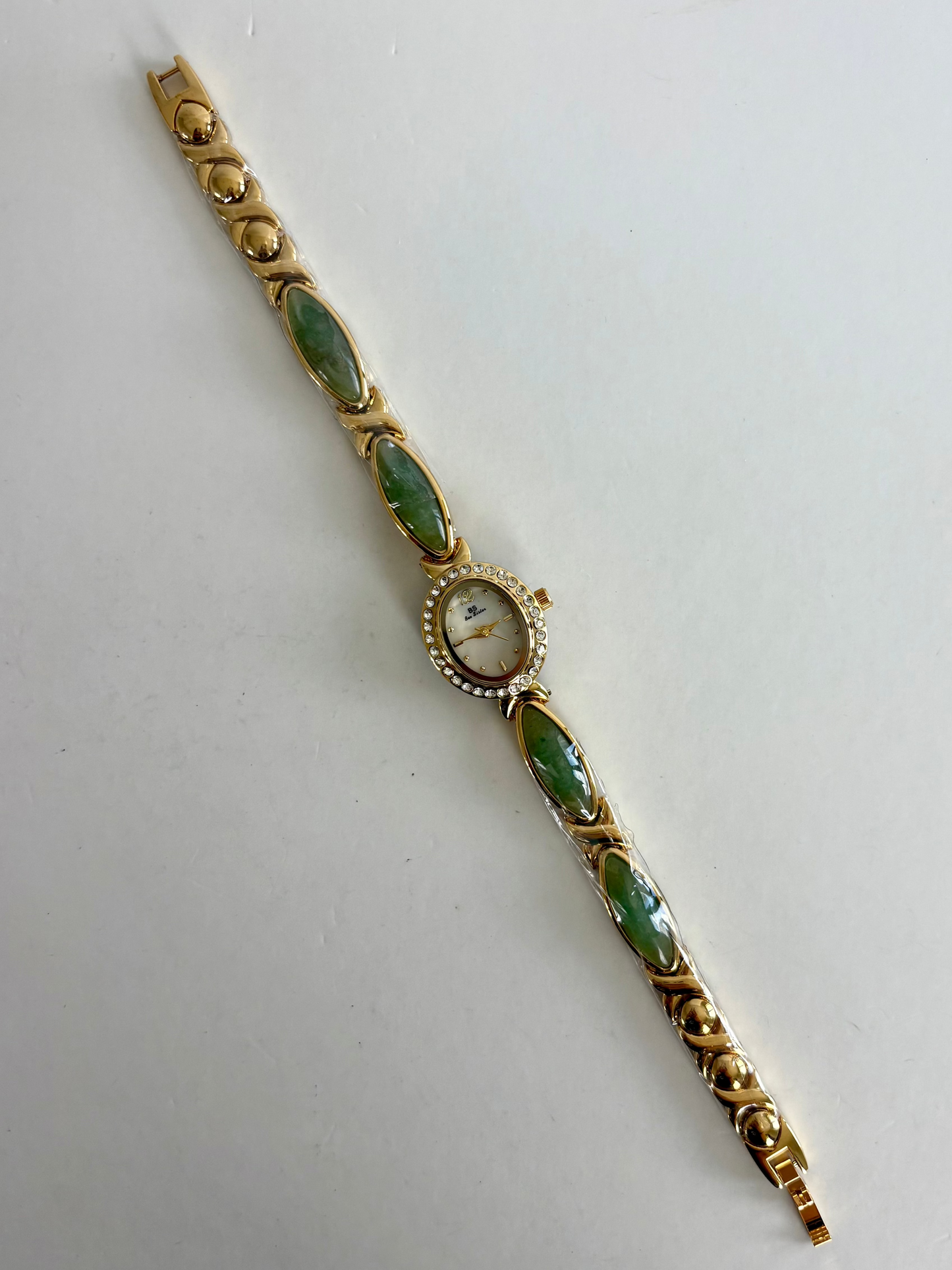 Dainty Vintage White Face Jade Oval Gold Womens Watch