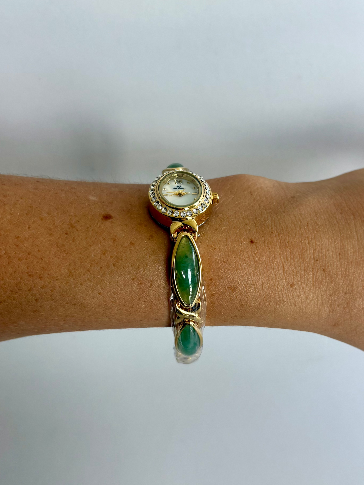 Dainty Vintage White Face Jade Oval Gold Womens Watch
