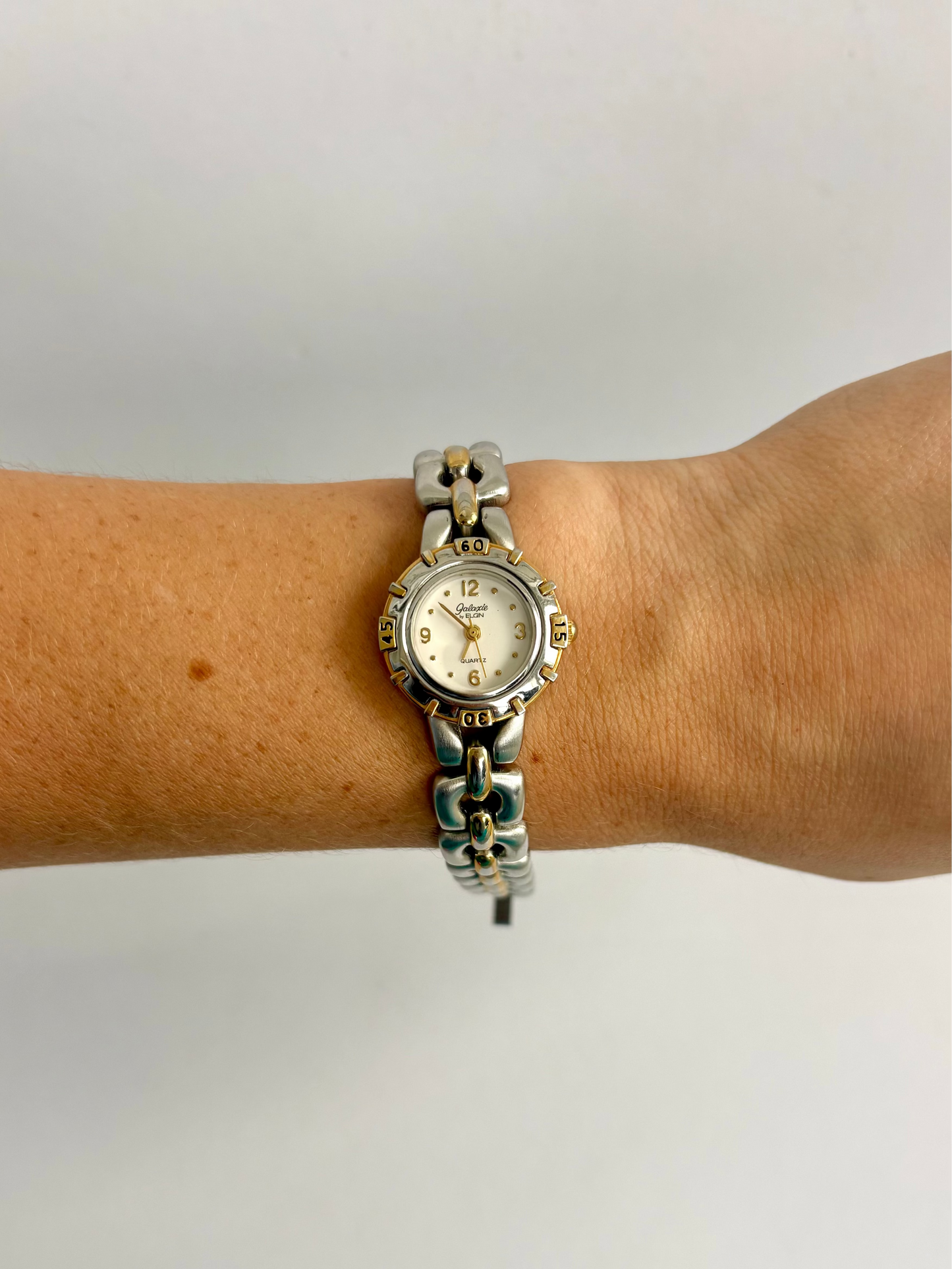 Rare Vintage Round Dial Two Toned Watch