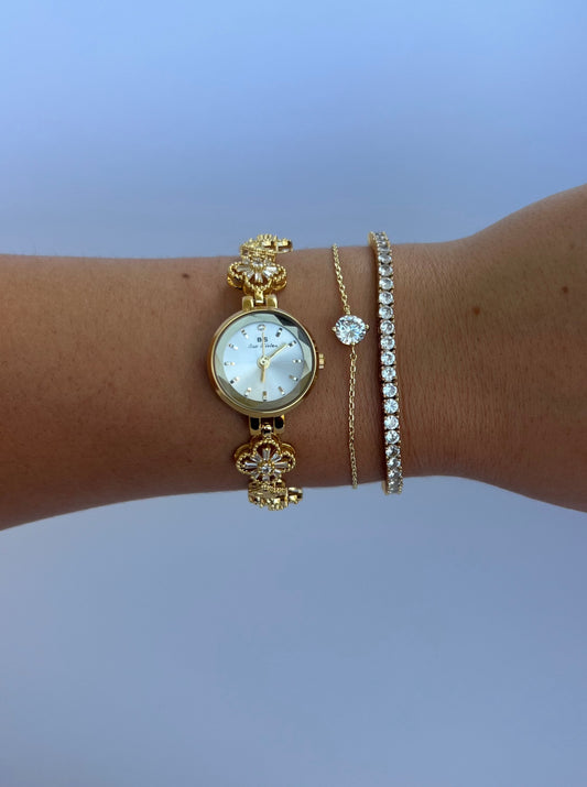 Vintage Clover Gold Womens Dainty Watch Small Face