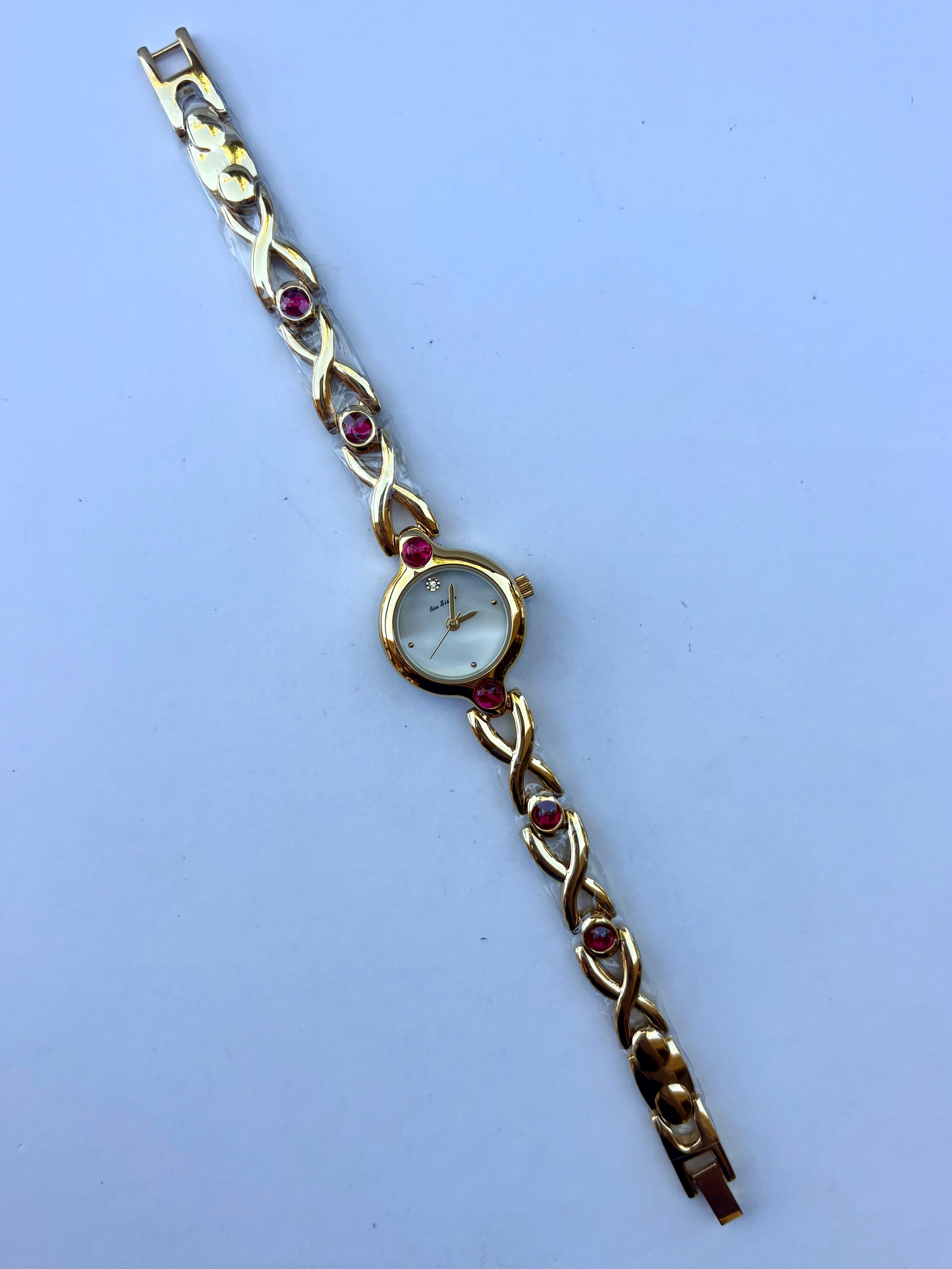 Dainty Vintage Red Jade Circle Dial Gold Dainty Womens Watch