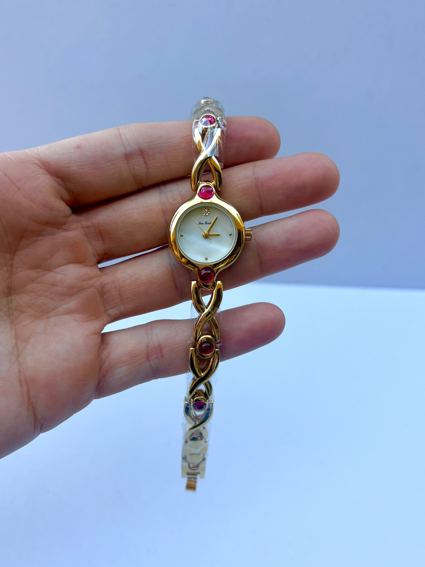 Dainty Vintage Red Jade Circle Dial Gold Dainty Womens Watch