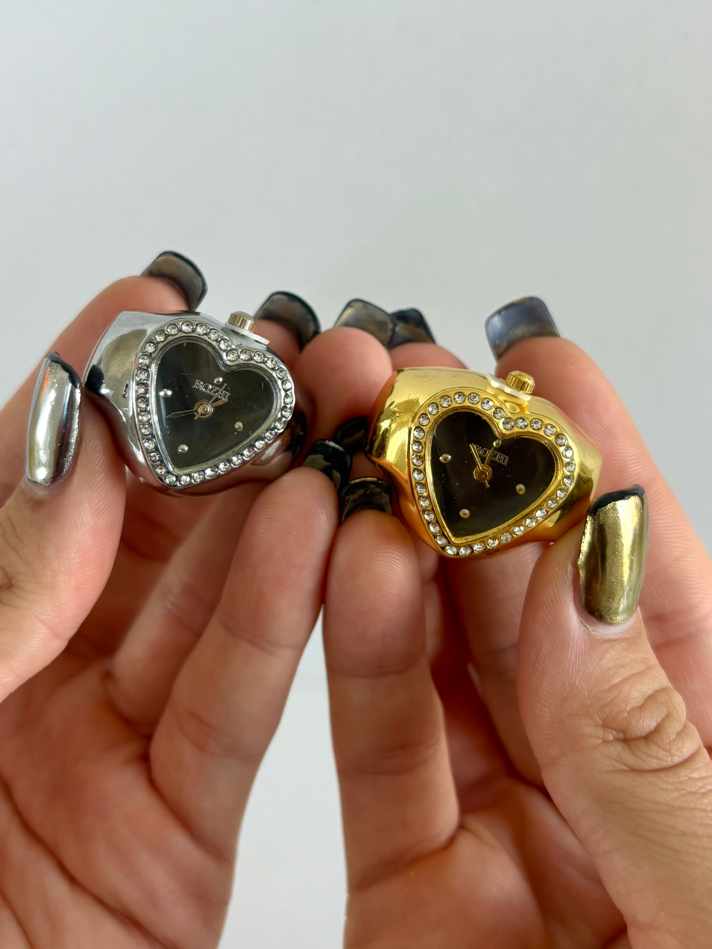 Heart Black Dial Finger Watch Stretchy Band Elastic Round Simple Dial Quartz Ring Watches