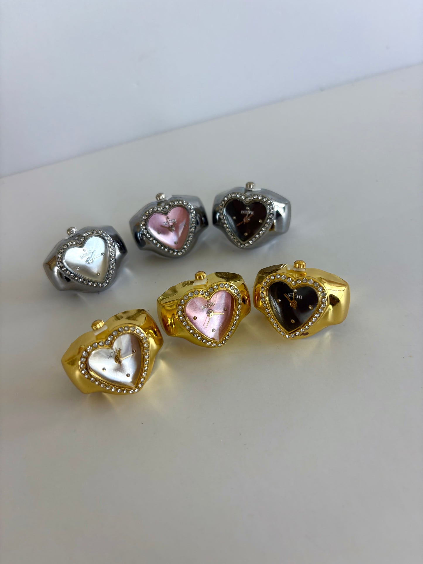 Heart Black Dial Finger Watch Stretchy Band Elastic Round Simple Dial Quartz Ring Watches