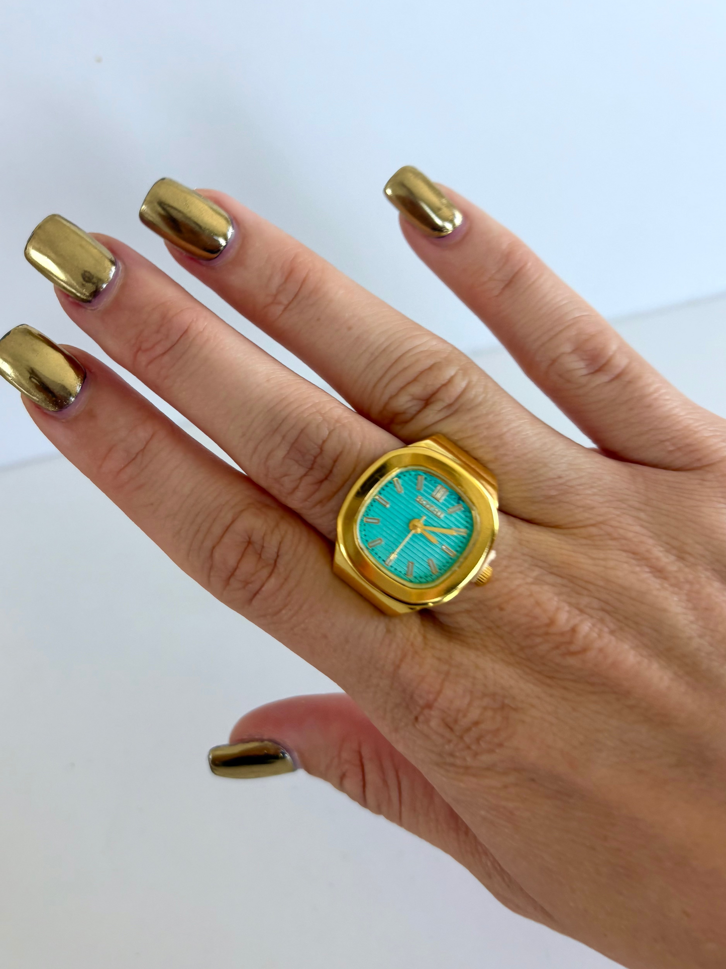 Square Blue Dial Gold Finger Watch Stretchy Band Elastic Round Simple Dial Quartz Ring Watches