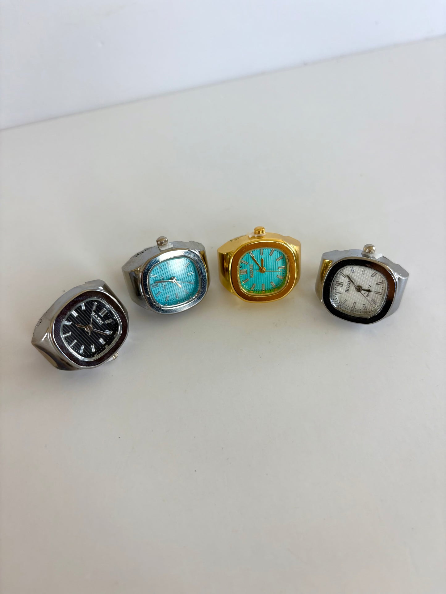 Square Blue Dial Silver Finger Watch Stretchy Band Elastic Round Simple Dial Quartz Ring Watches
