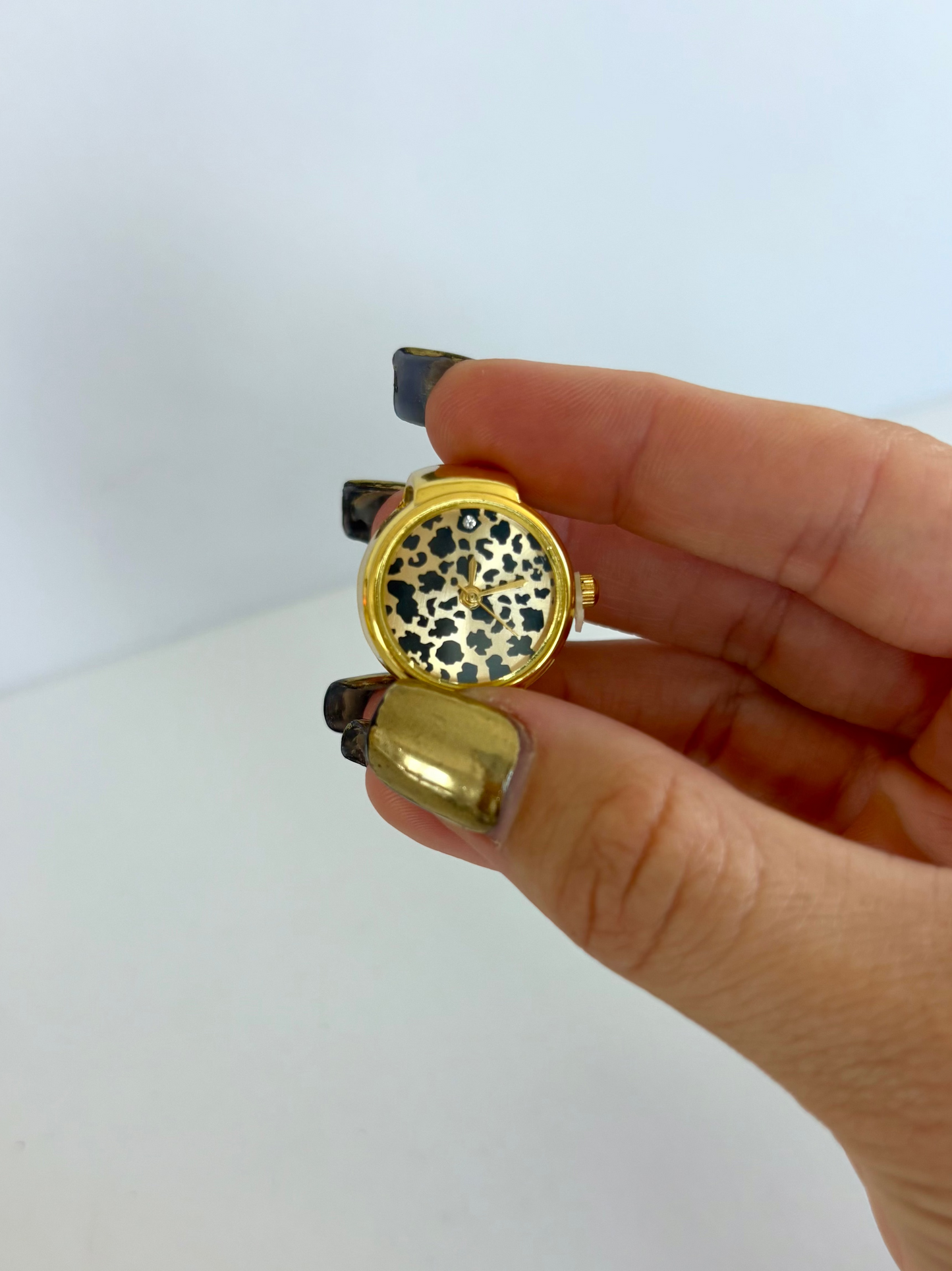 Leopard Round Dial Gold Finger Watch Stretchy Band Quartz Ring Watch