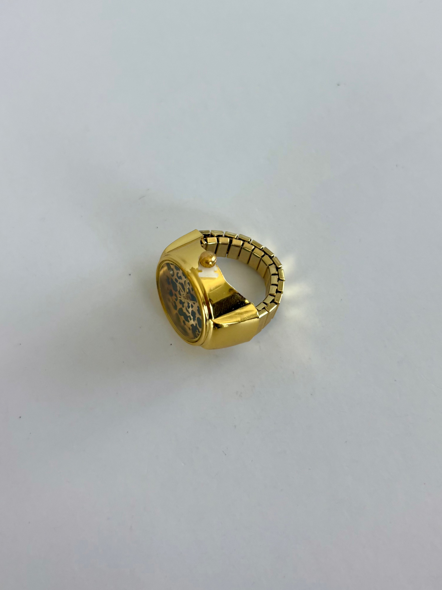 Leopard Round Dial Gold Finger Watch Stretchy Band Quartz Ring Watch