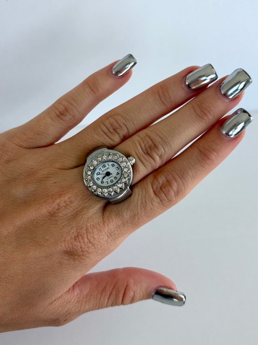 Oval Diamond Round Dial Silver Finger Watch Stretchy Band Quartz Ring Watch