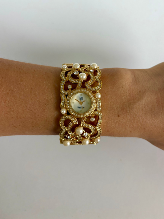 Rare Vintage Gold Toned Pearl  Womens Watch