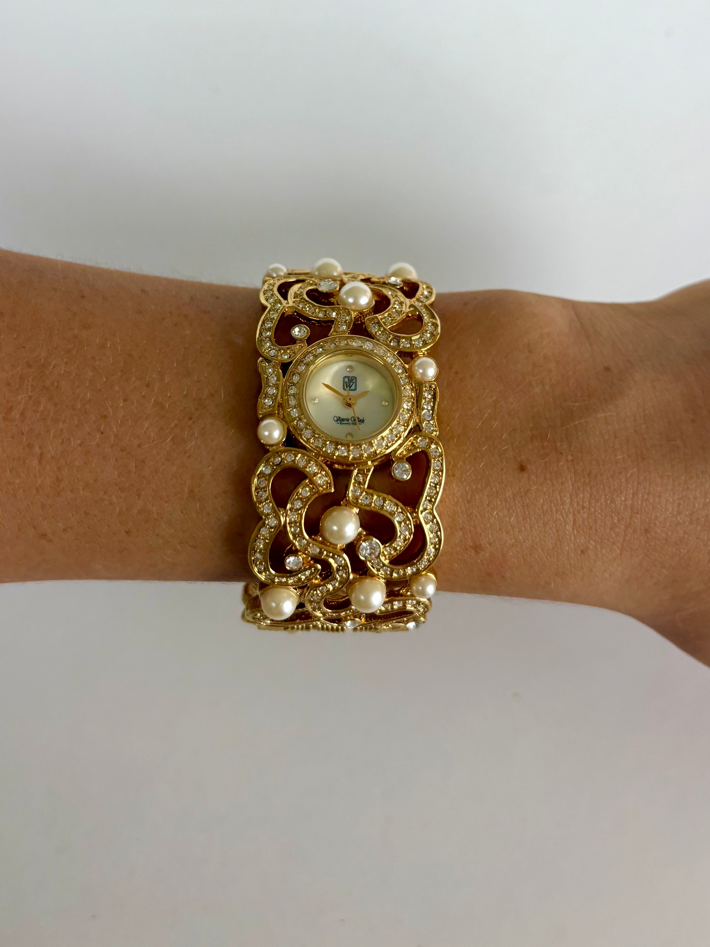 Rare Vintage Gold Toned Pearl  Womens Watch