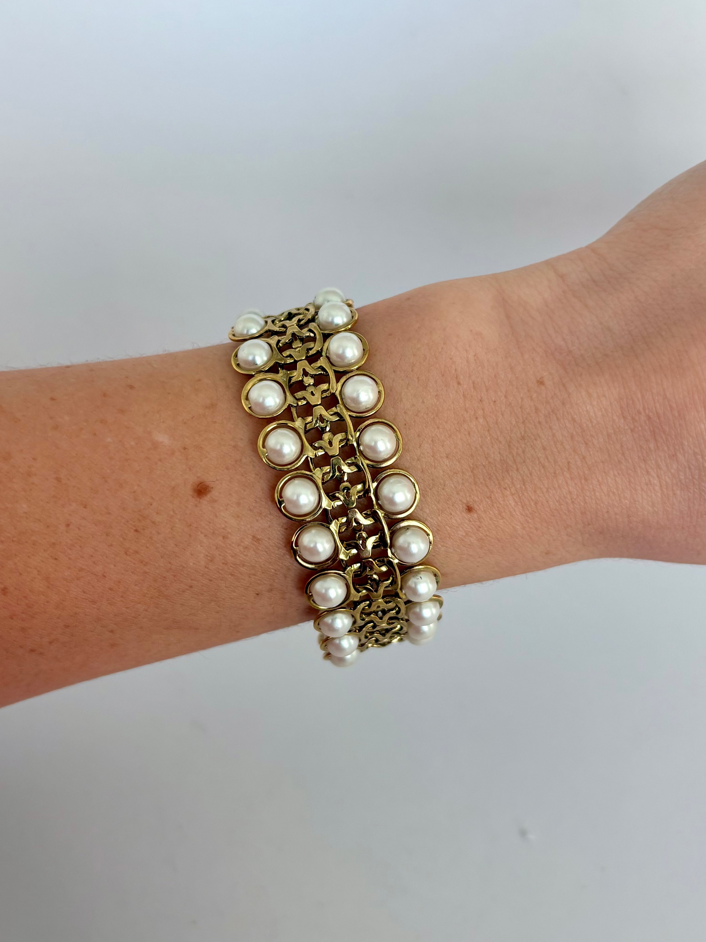 Rare Vintage Avon Gold Pearl Detail Bracelet