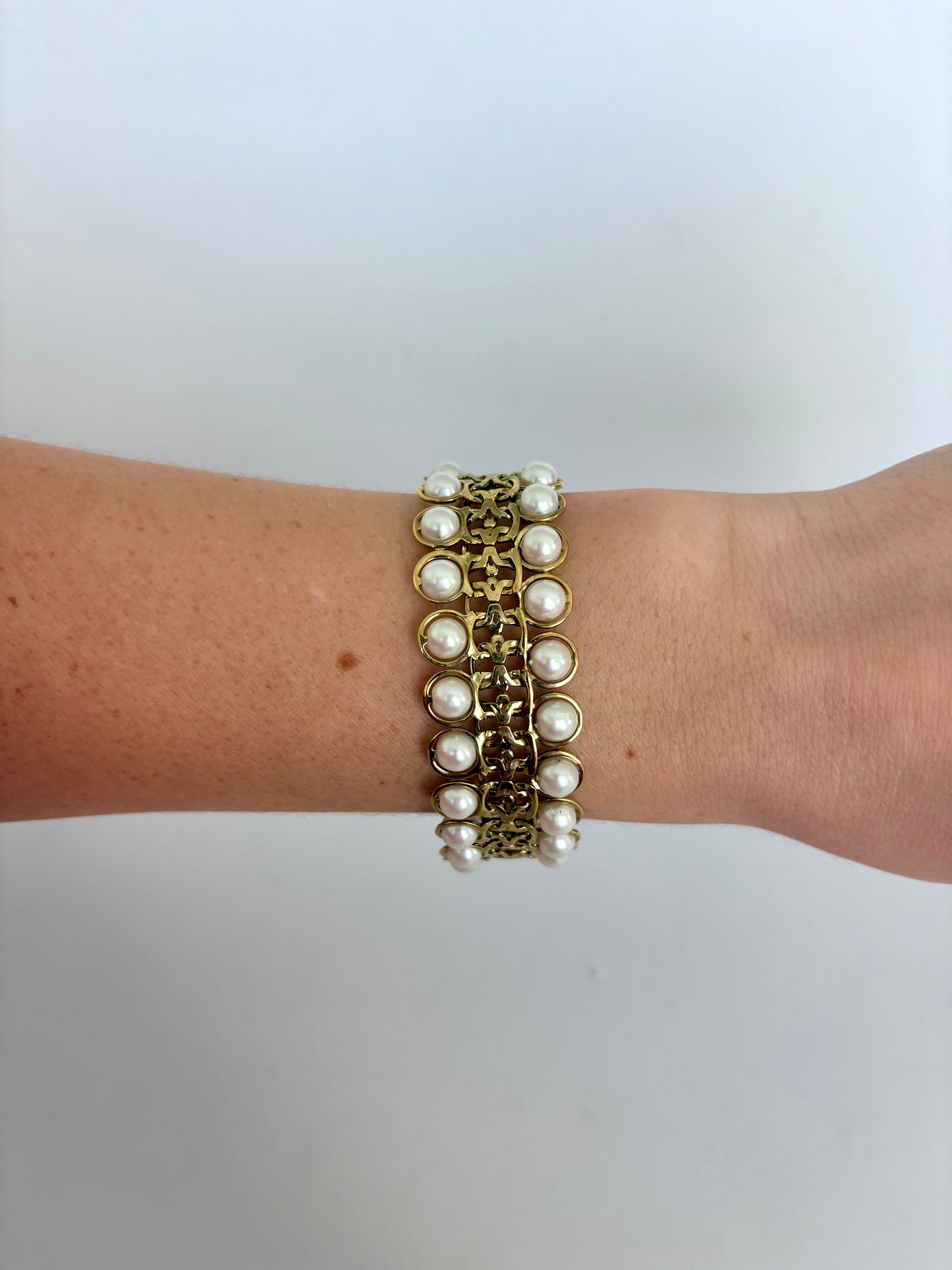 Rare Vintage Avon Gold Pearl Detail Bracelet