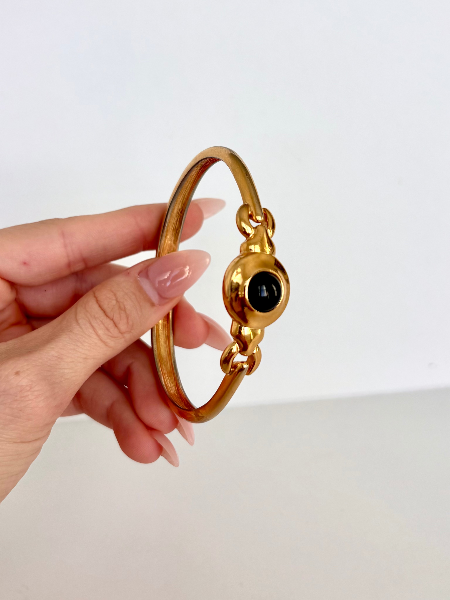 Rare Vintage Black Onyx Stone Detail Gold Bangle Bracelet