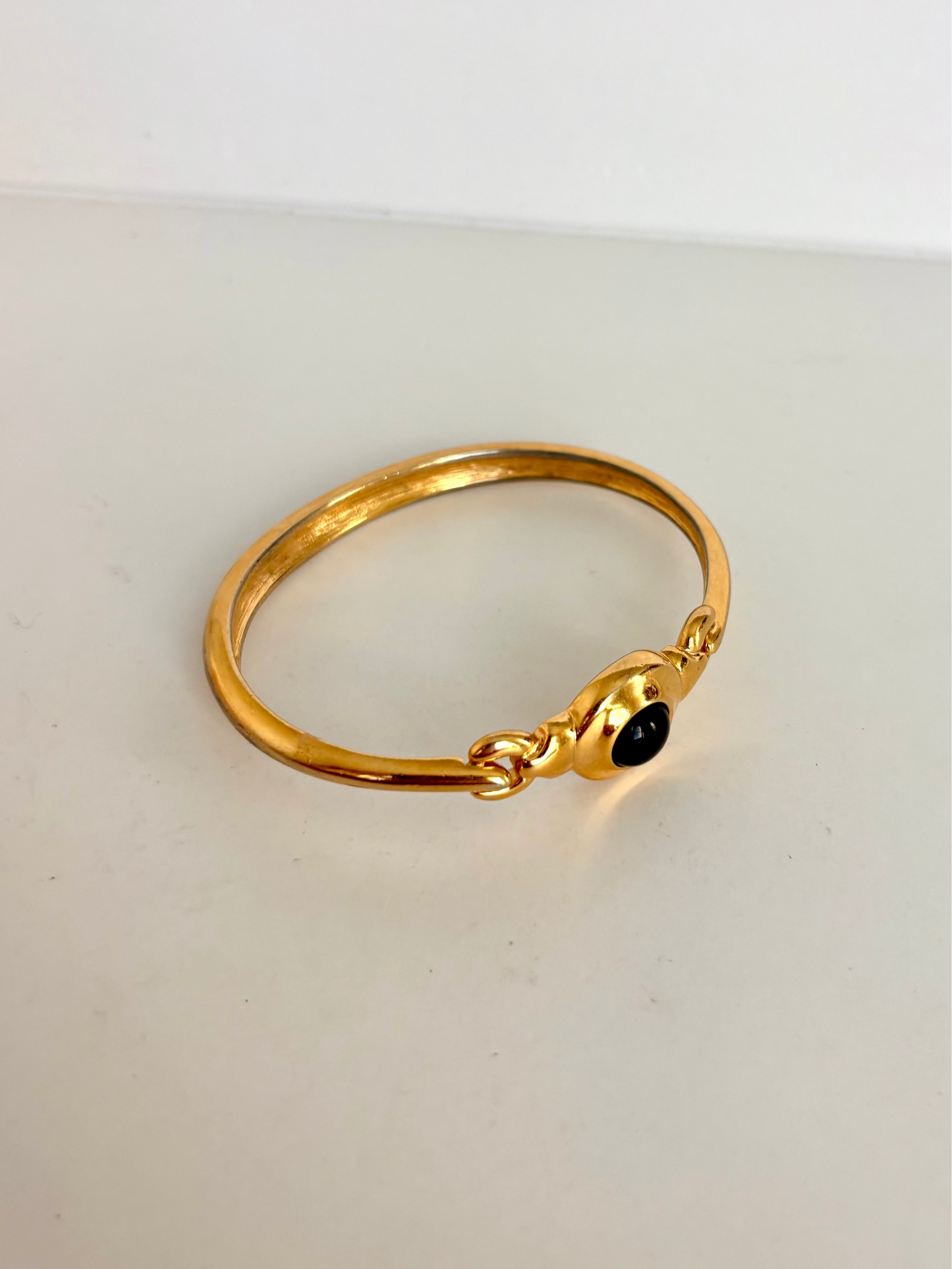 Rare Vintage Black Onyx Stone Detail Gold Bangle Bracelet