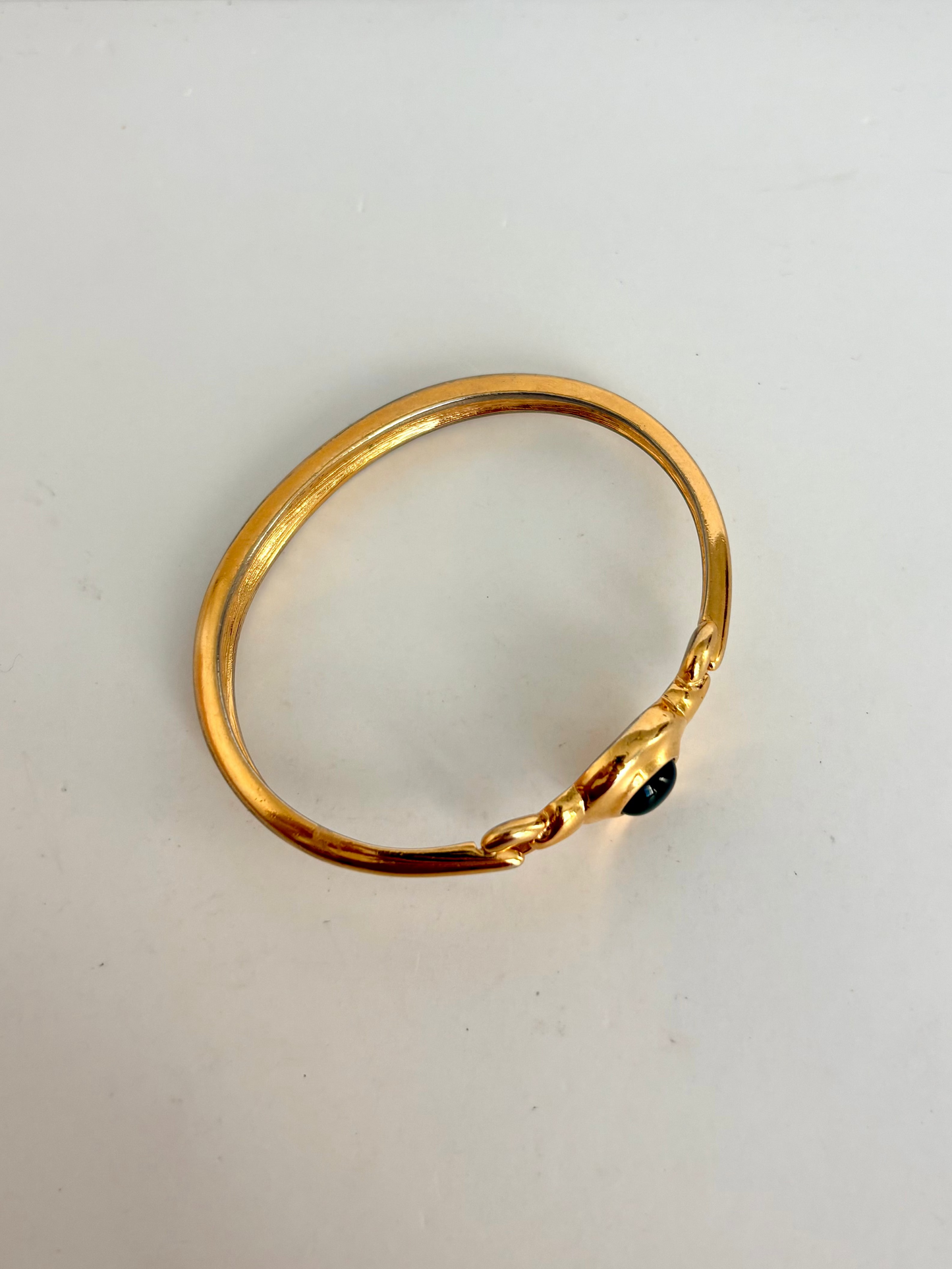 Rare Vintage Black Onyx Stone Detail Gold Bangle Bracelet