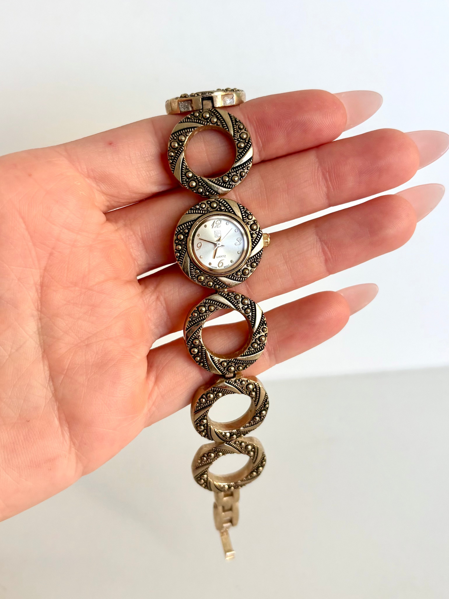 Rare Vintage Unique Gold/Black Circular Dial & Detail Womens Watch