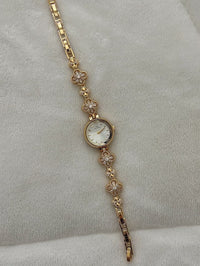 Vintage Clover Gold Womens Dainty Watch Small Face